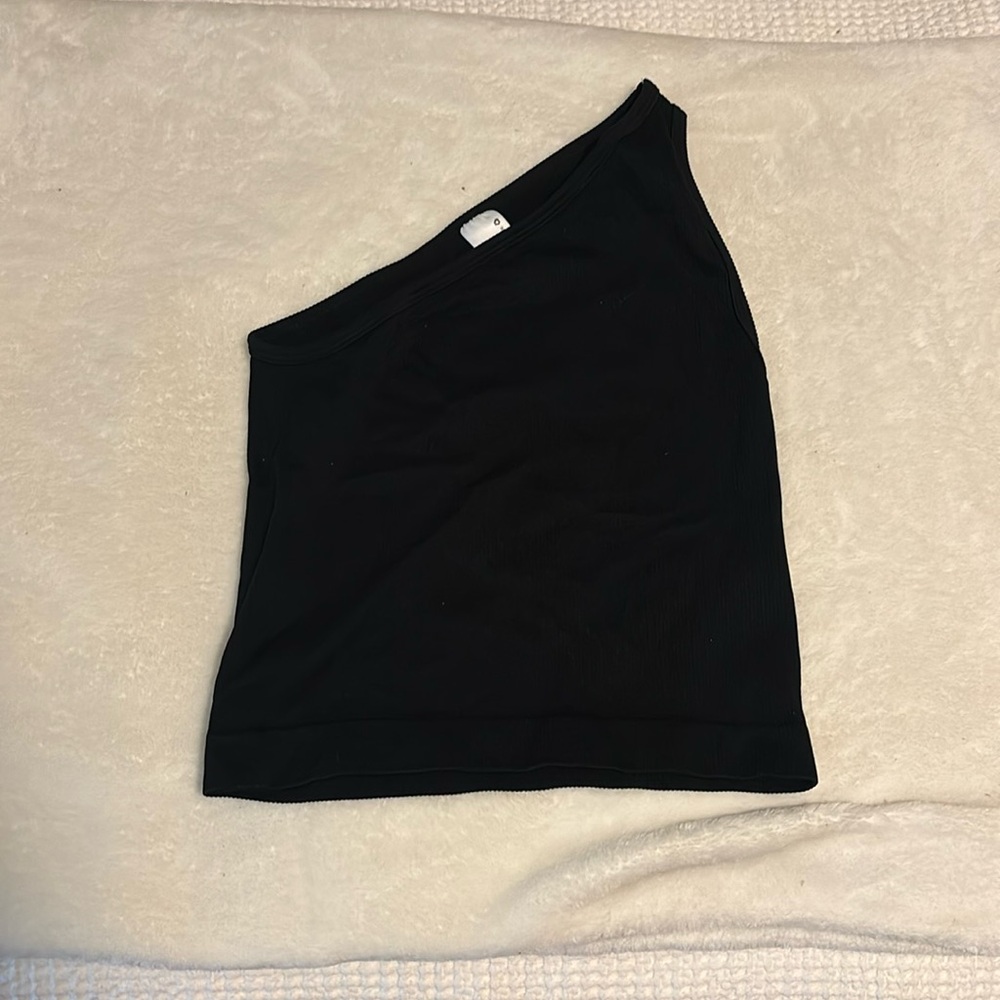 Asymmetrical cropped tank top